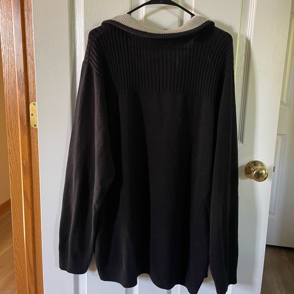 Simply Styled Sweater - Picture 7 of 7